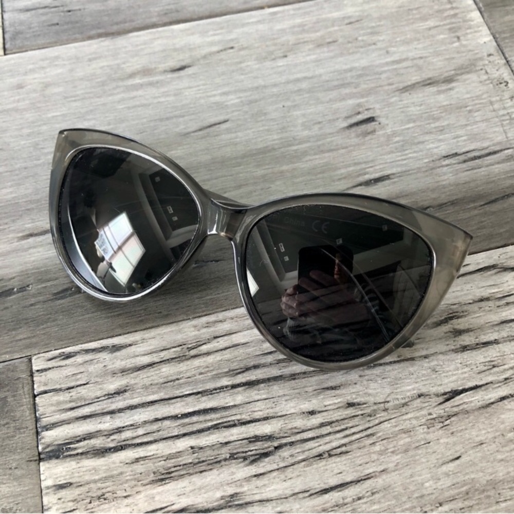 💜 LAST CHANCE Clear Gray Lucite Acrylic Oversized Cat Eye Sunglasses